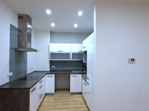Pronájem bytu 3+kk, Neveklov, náměstí Jana Heřmana, 68 m2