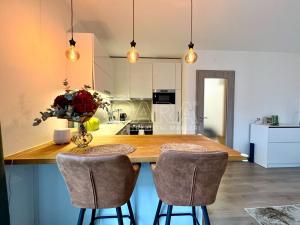 Pronájem bytu 2+kk, Praha, Kačírkova, 55 m2