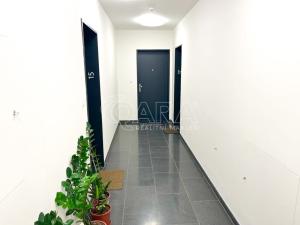Pronájem bytu 2+kk, Praha, Kačírkova, 55 m2