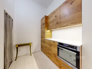 Prodej bytu 3+1, České Budějovice - České Budějovice 1, Karla IV., 109 m2