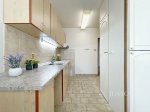 Prodej bytu 3+1, Praha, K lukám, 68 m2