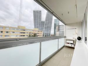 Pronájem bytu 3+kk, Praha, Bartákova, 55 m2