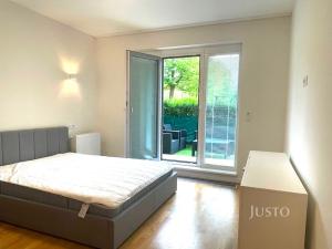 Pronájem bytu 1+kk, Praha, Kakosova, 33 m2
