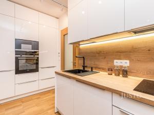 Pronájem bytu 1+kk, Praha, Kakosova, 33 m2
