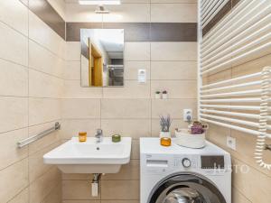 Pronájem bytu 1+kk, Praha, Kakosova, 33 m2