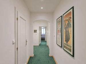 Pronájem bytu 2+kk, Praha - Nové Město, Odborů, 55 m2