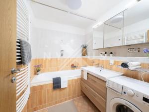Prodej bytu 3+kk, Praha - Holešovice, Poupětova, 63 m2