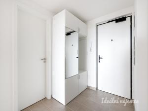 Pronájem bytu 2+kk, Praha - Kamýk, Zimova, 51 m2