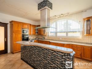 Prodej pozemku pro bydlení, Praha - Šeberov, K Hrnčířům, 2233 m2