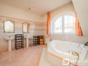 Prodej pozemku pro bydlení, Praha - Šeberov, K Hrnčířům, 2233 m2