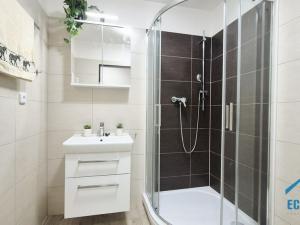 Pronájem rodinného domu, Praha - Letňany, Velešínská, 109 m2