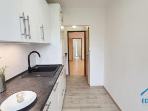 Pronájem rodinného domu, Praha - Letňany, Velešínská, 109 m2