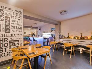 Pronájem restaurace, Praha - Vršovice, 152 m2