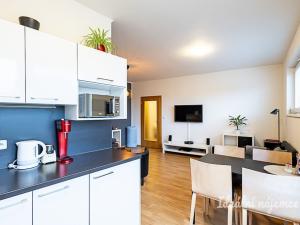 Pronájem bytu 1+kk, Praha - Hloubětín, Nademlejnská, 32 m2