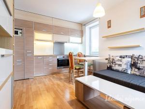 Pronájem bytu 1+kk, Praha - Horní Měcholupy, Padovská, 40 m2
