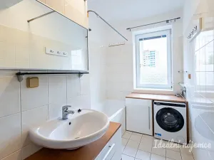 Pronájem bytu 1+kk, Praha - Horní Měcholupy, Padovská, 40 m2