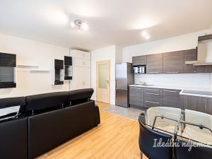 Pronájem bytu 2+kk, Praha - Kyje, Sicherova, 47 m2