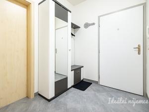Pronájem bytu 2+kk, Praha - Kyje, Sicherova, 47 m2