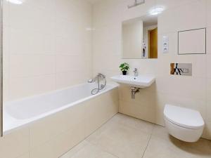 Prodej bytu 2+kk, Praha - Smíchov, Nádražní, 2 m2