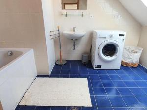 Pronájem bytu 2+kk, Praha, Patočkova, 80 m2