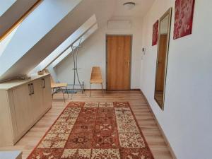 Pronájem bytu 2+kk, Praha, Patočkova, 80 m2