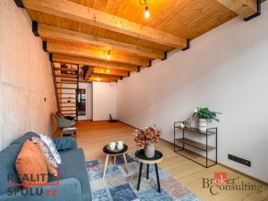 Prodej bytu 2+1, Praha - Vysočany, Kolbenova, 71 m2