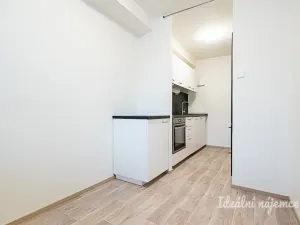 Pronájem bytu 3+1, Praha - Žižkov, Hartigova, 64 m2
