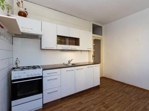 Prodej bytu 3+1, Praha - Kamýk, Dobevská, 75 m2