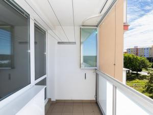 Prodej bytu 3+1, Praha - Kamýk, Dobevská, 75 m2