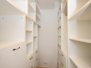 Pronájem bytu 2+kk, Praha - Dejvice, Kafkova, 56 m2