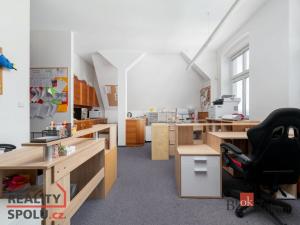 Pronájem atypického bytu, Liberec - Liberec VII-Horní Růžodol, Jeronýmova, 160 m2