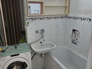 Pronájem bytu 1+kk, Nové Strašecí, Topinkova, 33 m2