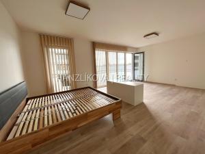 Pronájem bytu 1+kk, České Budějovice, O. Nedbala, 51 m2