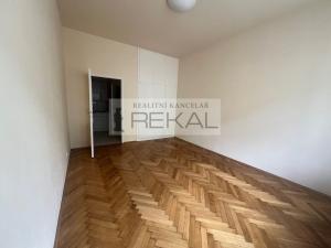 Pronájem bytu 1+kk, Praha - Vinohrady, Londýnská, 28 m2
