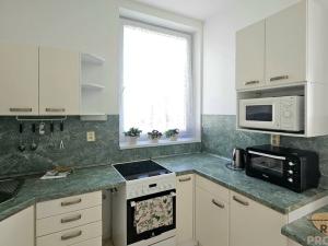 Pronájem bytu 1+kk, Praha, Věštínská, 36 m2