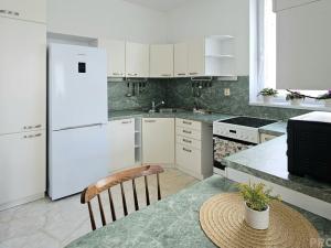 Pronájem bytu 1+kk, Praha, Věštínská, 36 m2
