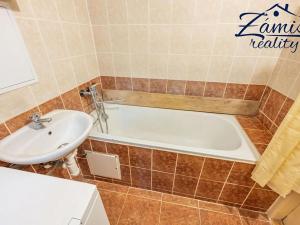 Prodej bytu 2+1, Kladno, U výtopny, 53 m2