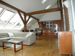 Pronájem bytu 3+kk, Praha, Vratislavova, 88 m2