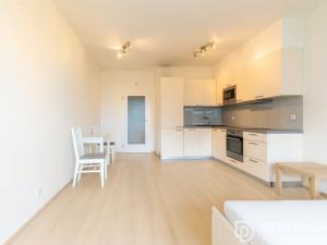 Prodej bytu 1+kk, Praha - Letňany, Hlučkova, 32 m2