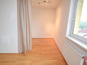 Pronájem bytu 1+kk, Praha - Kunratice, Velké Kunratické, 35 m2