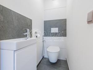Prodej bytu 2+kk, Praha, Brandlova, 44 m2