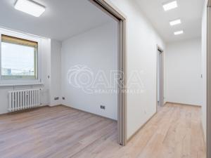 Prodej bytu 2+kk, Praha, Brandlova, 44 m2