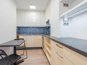 Prodej bytu 2+kk, Praha, Brandlova, 44 m2
