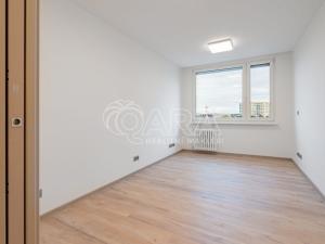 Prodej bytu 2+kk, Praha, Brandlova, 44 m2