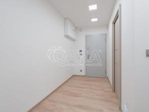 Prodej bytu 2+kk, Praha, Brandlova, 44 m2