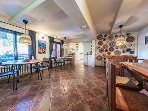 Prodej restaurace, Psáry, Pražská, 99 m2