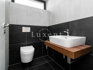 Prodej rodinného domu, Velké Popovice, Malostranská, 350 m2