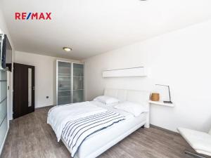 Prodej bytu 2+1, Praha - Černý Most, náměstí Plukovníka Vlčka, 67 m2