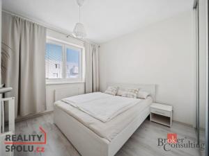 Pronájem bytu 3+kk, Hradec Králové - Nový Hradec Králové, Jana Masaryka, 78 m2
