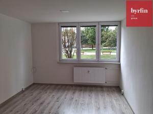 Pronájem bytu 1+1, Ostrava, Varenská, 37 m2